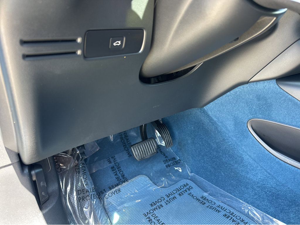 Used 2023 Volvo XC40 Recharge Plus image 30