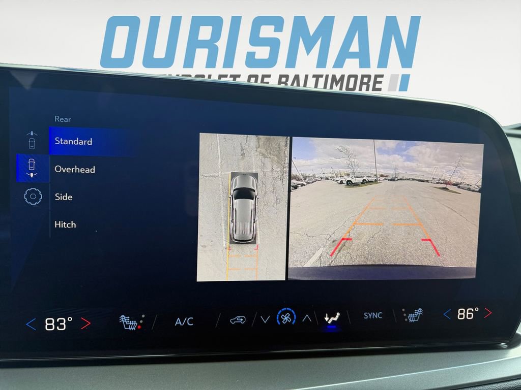 Used 2025 Chevrolet Traverse LT w/ Driver Confidence Package image 17