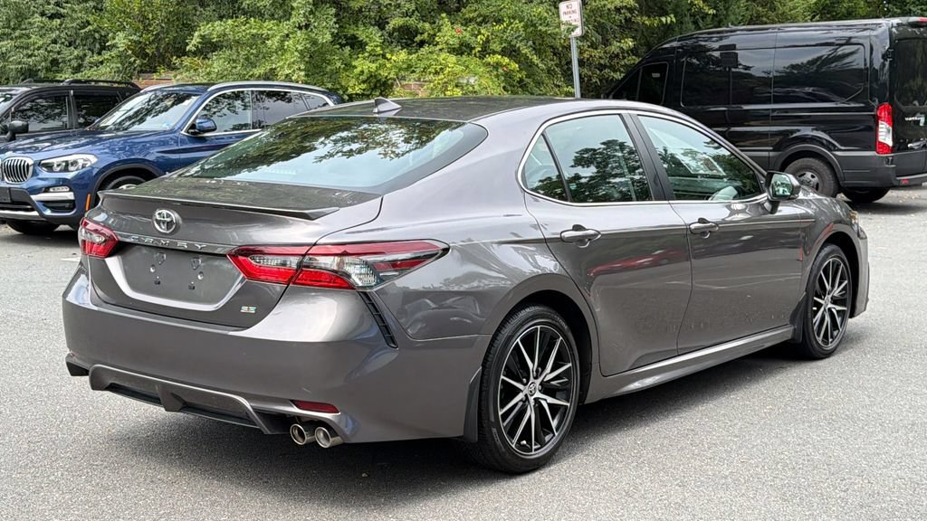 Used 2024 Toyota Camry SE FWD image 4