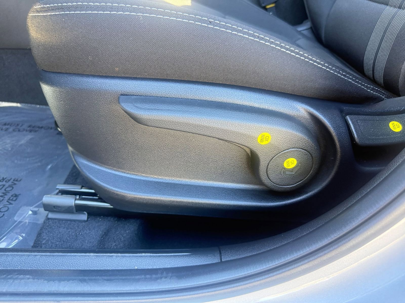 Used 2025 Hyundai Venue SEL image 22