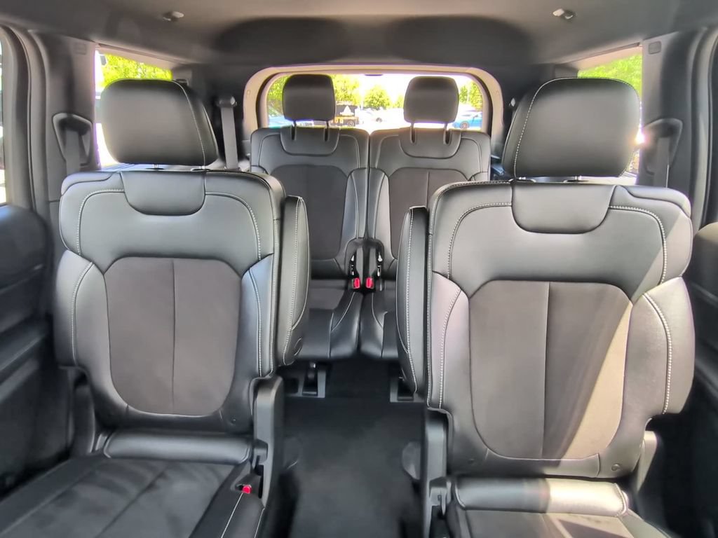 Used 2024 Jeep Grand Cherokee L Altitude AWD/4WD image 27