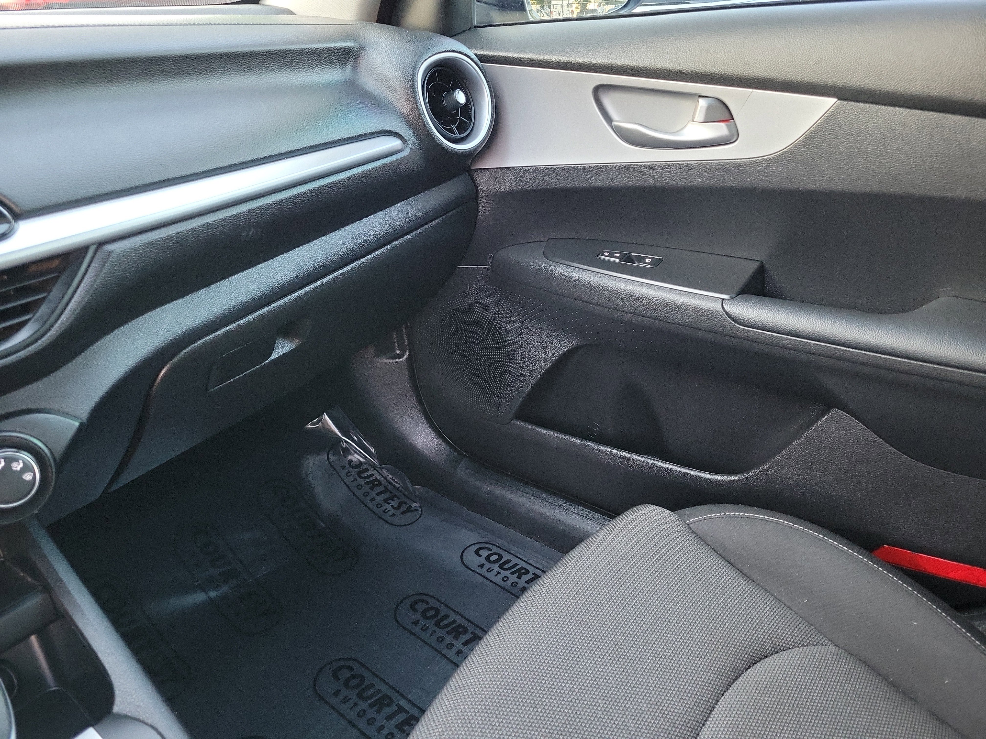 Used 2023 Kia Forte LXS w/ LXS Technology Package FWD image 23