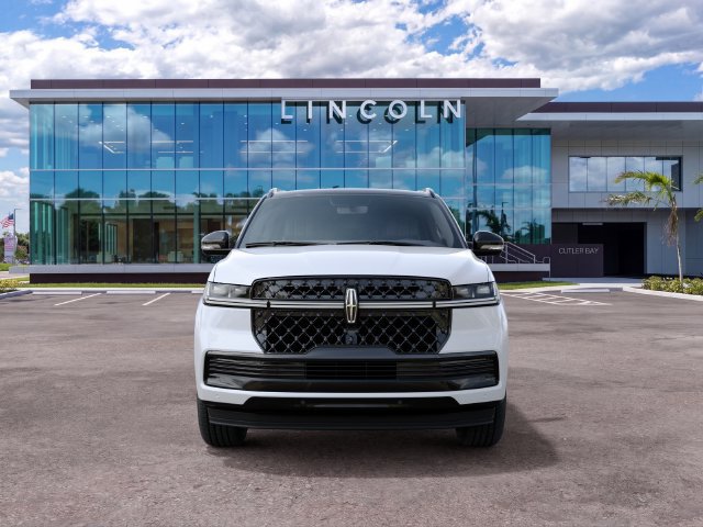 New 2027 Lincoln Navigator L Black Label RWD image 3