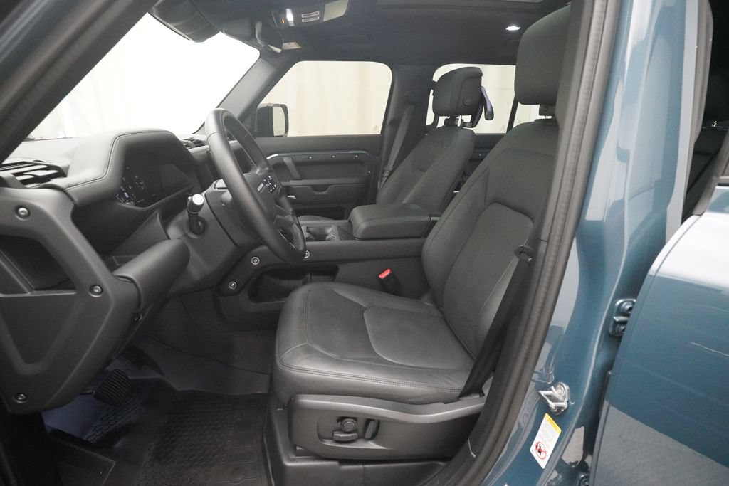Used 2025 Land Rover Defender 110 S AWD/4WD image 7