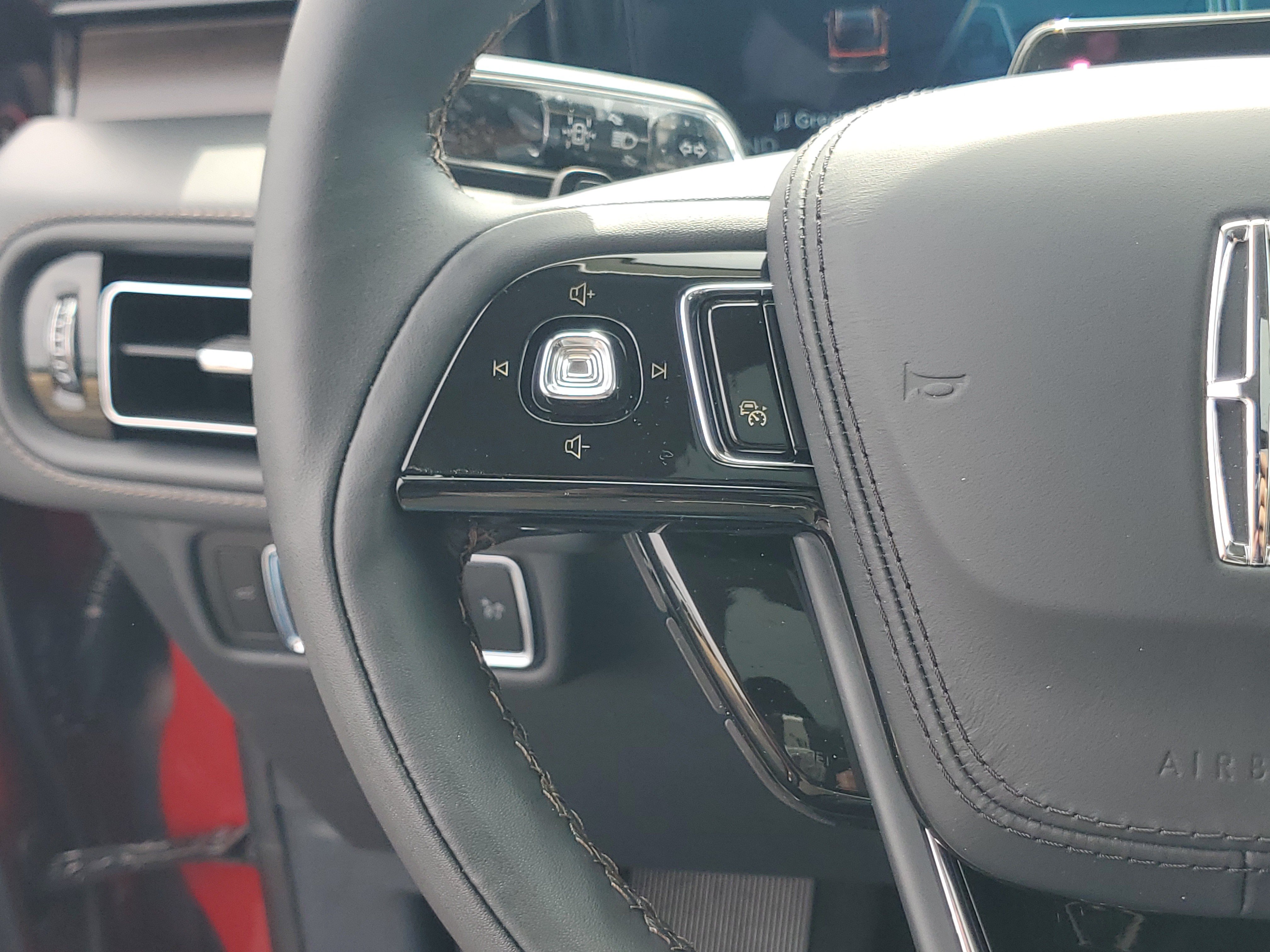 New 2026 Lincoln Aviator Reserve AWD/4WD image 16