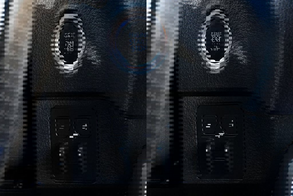 Used 2022 Toyota Tundra SR5 w/ SR5 Convenience Package image 25