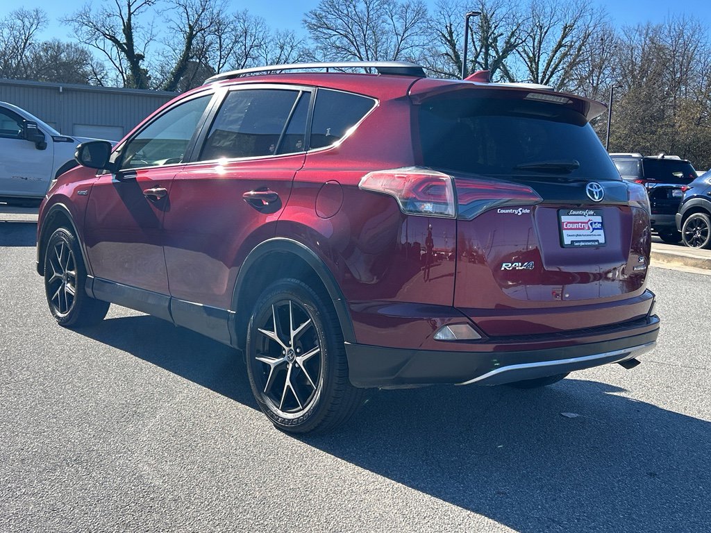 Used 2018 Toyota RAV4 SE image 6