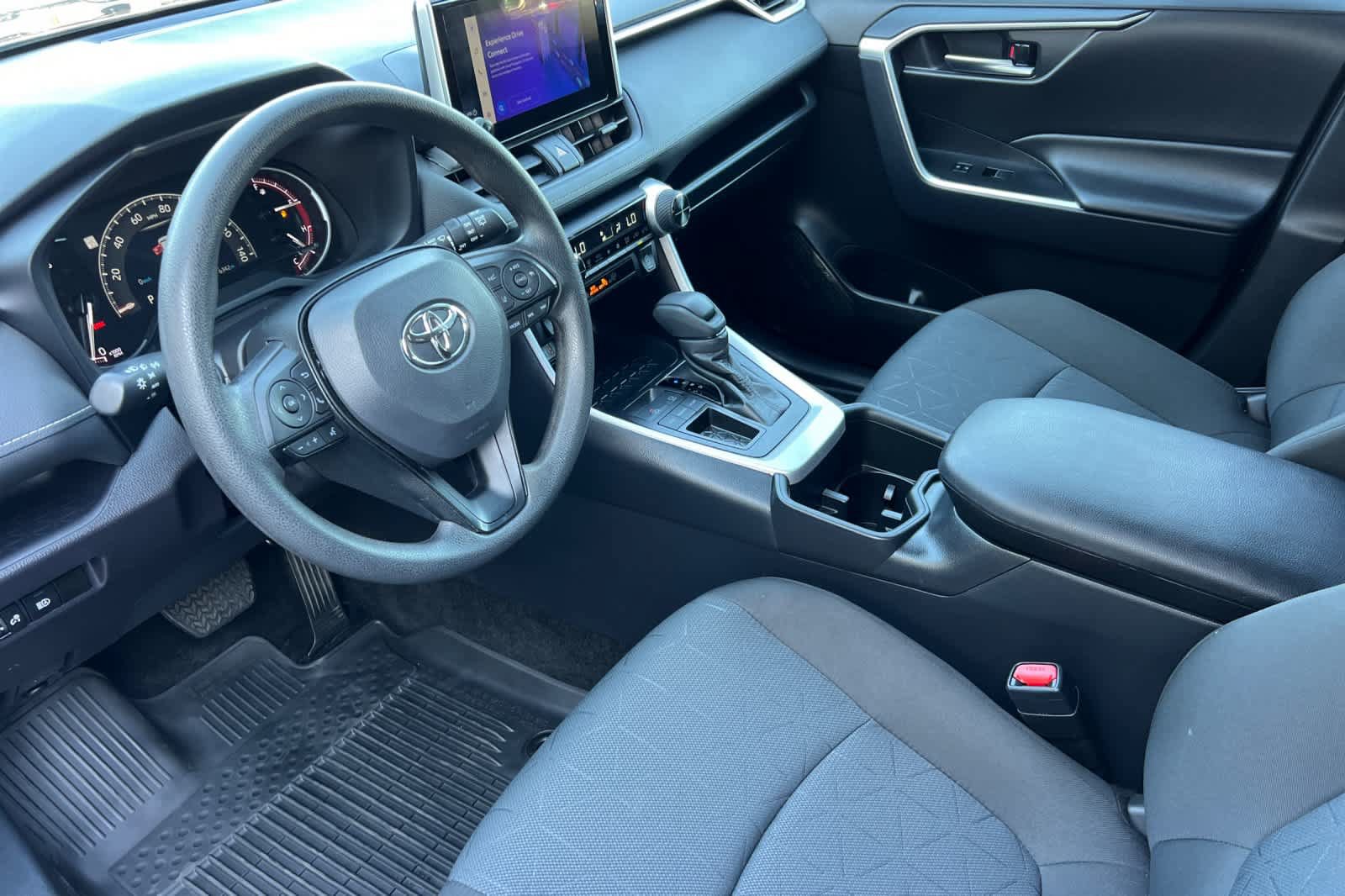 Used 2025 Toyota RAV4 XLE FWD image 11