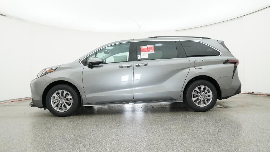 New 2026 Toyota Sienna XLE FWD image 22