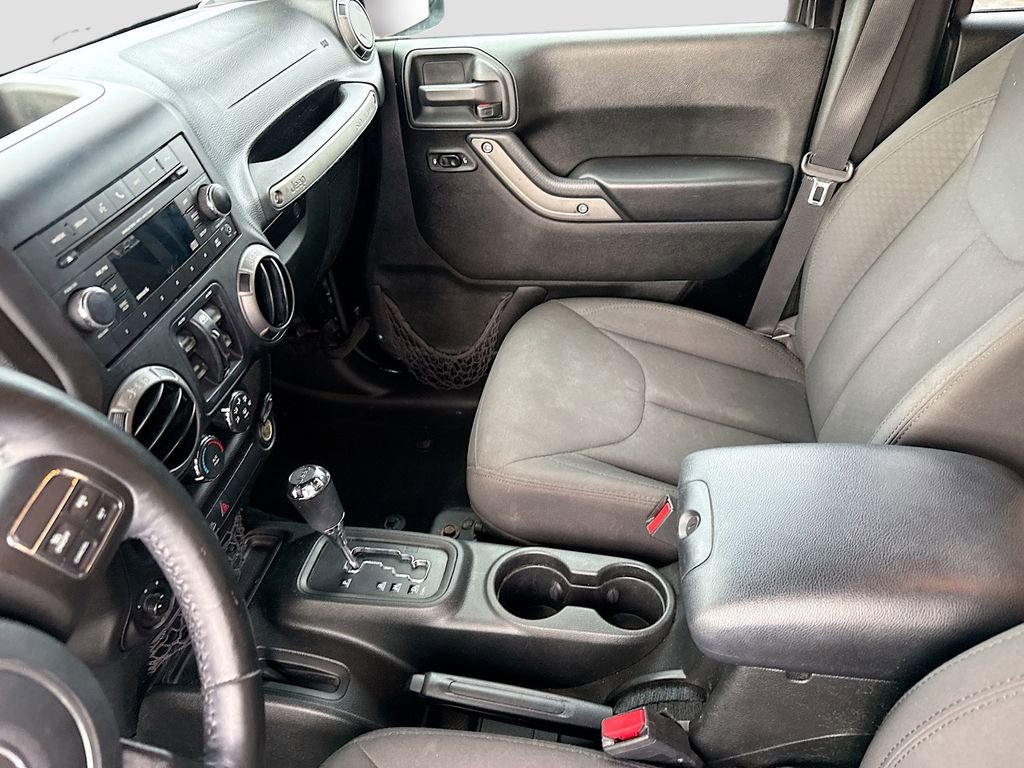 Used 2018 Jeep Wrangler Unlimited Sport S AWD/4WD image 25