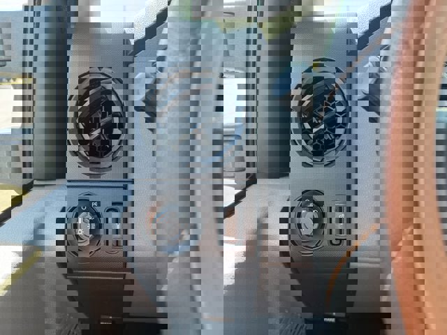 Used 2015 Ford F550 2WD Regular Cab Super Duty image 19