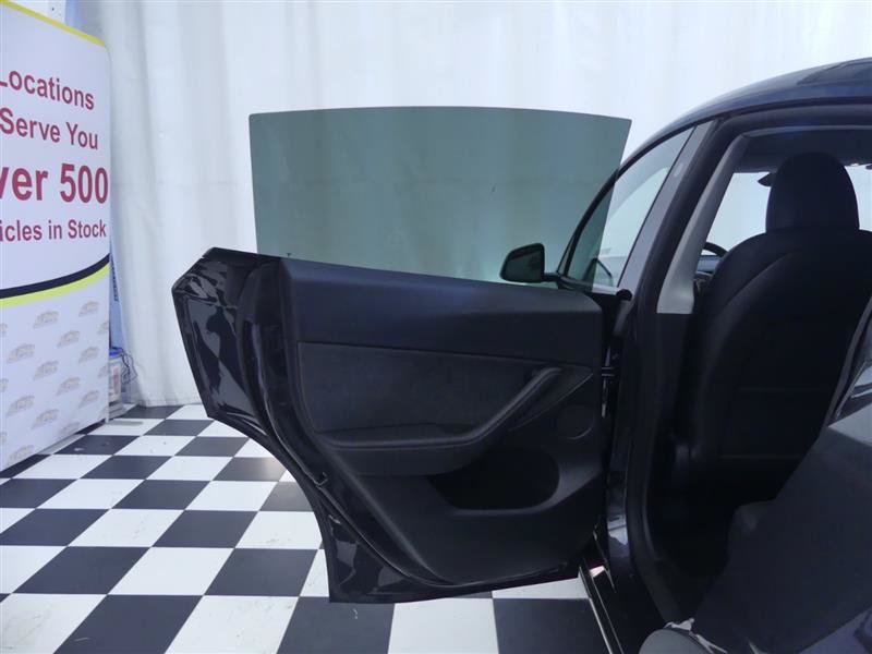 Used 2024 Tesla Model Y 2WD image 27