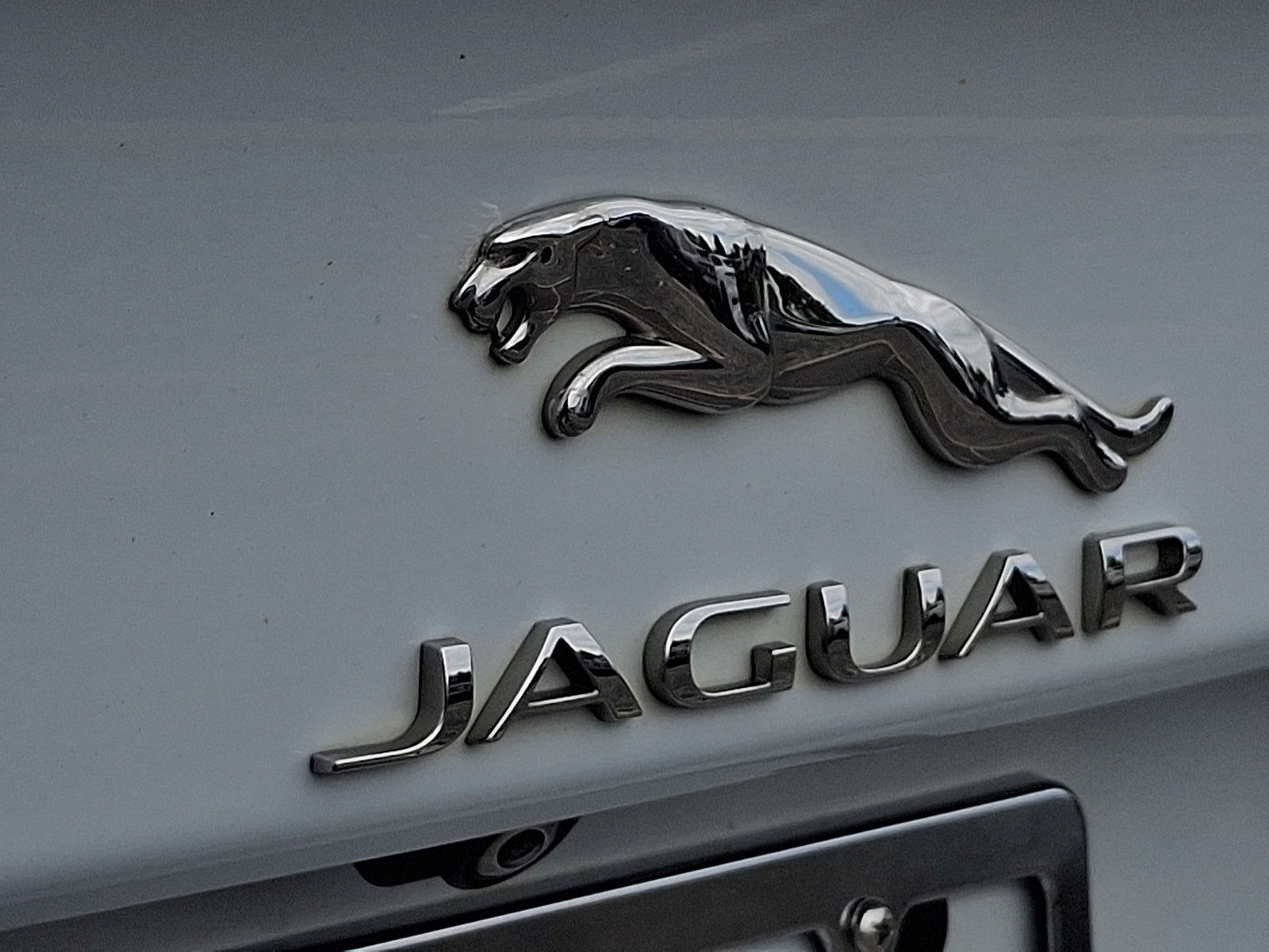Used 2018 Jaguar XE Portfolio AWD/4WD image 30