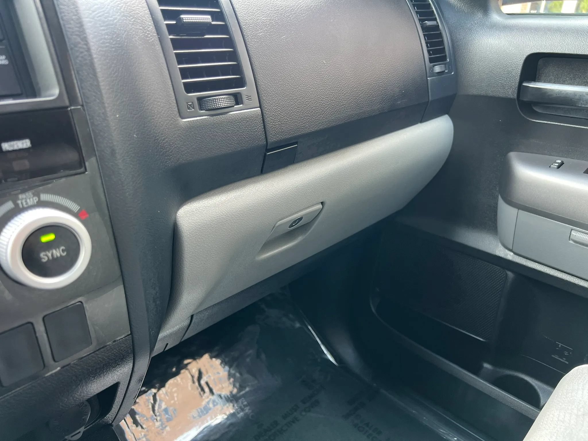 Used 2014 Toyota Sequoia SR5 RWD image 28