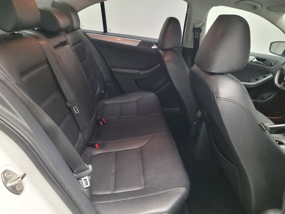 Used 2015 Volkswagen Jetta SE FWD image 19