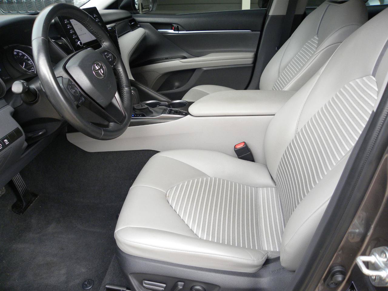 Used 2023 Toyota Camry SE AWD/4WD image 10
