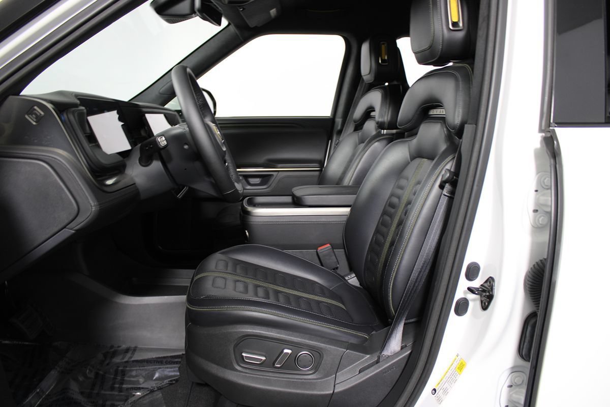 Used 2025 Rivian R1S Adventure Dual AWD/4WD image 13