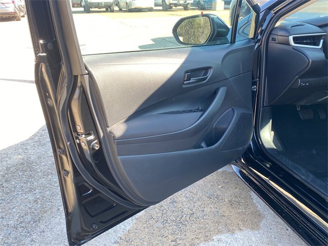 Used 2025 Toyota Corolla LE image 18