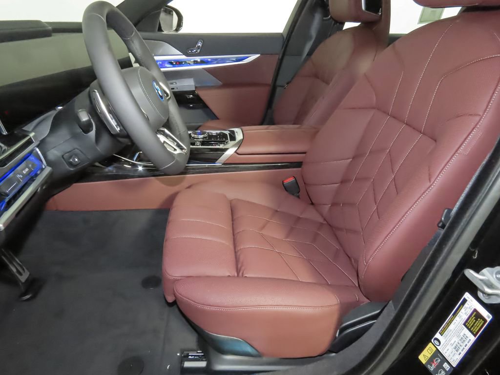 New 2025 BMW 750e xDrive image 13