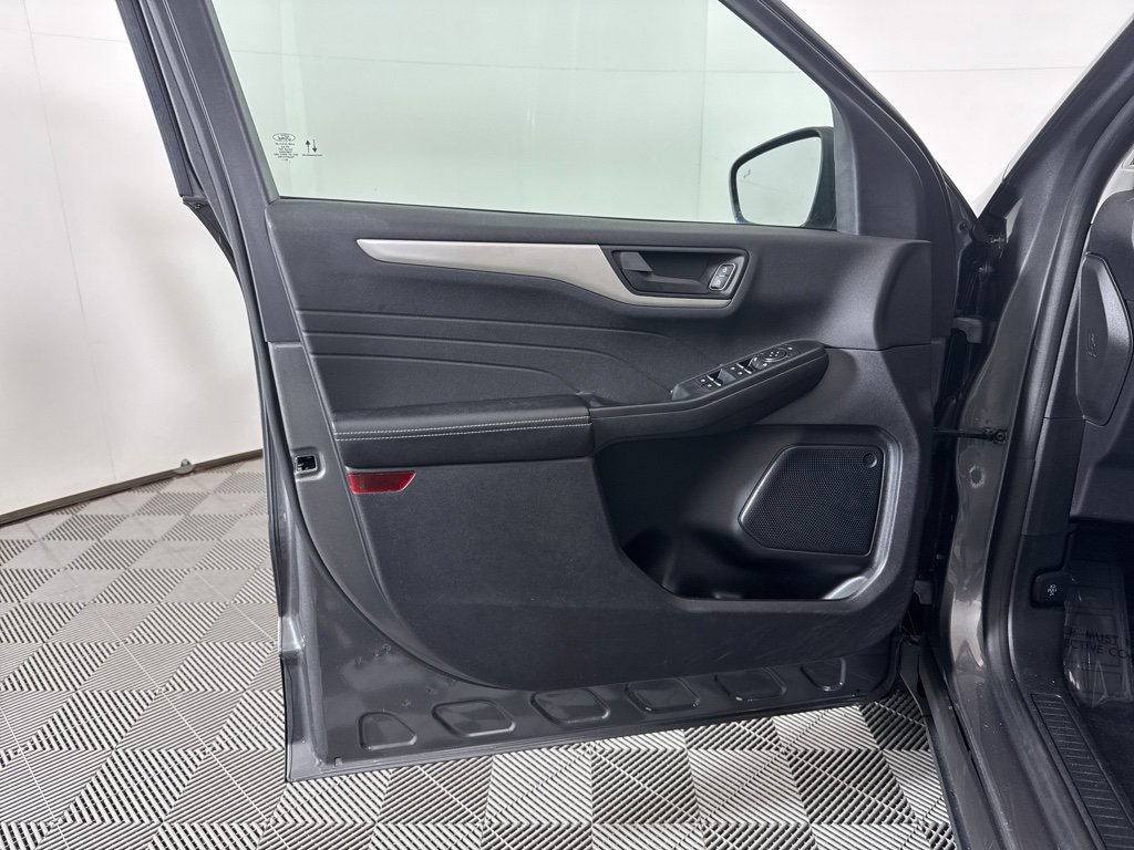 Certified 2022 Ford Escape SE w/ Cold Weather Package image 27