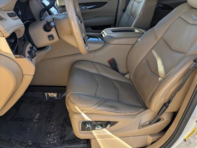 Used 2019 Cadillac Escalade Platinum image 16