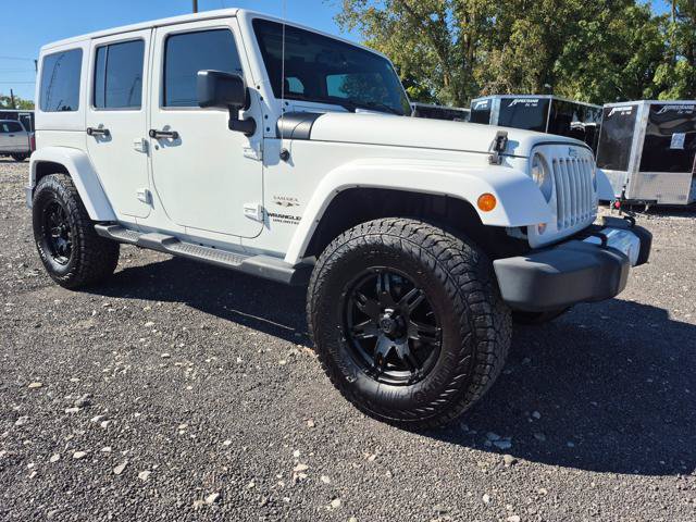 Used 2016 Jeep Wrangler Unlimited Sahara w/ Connectivity Group AWD/4WD image 2