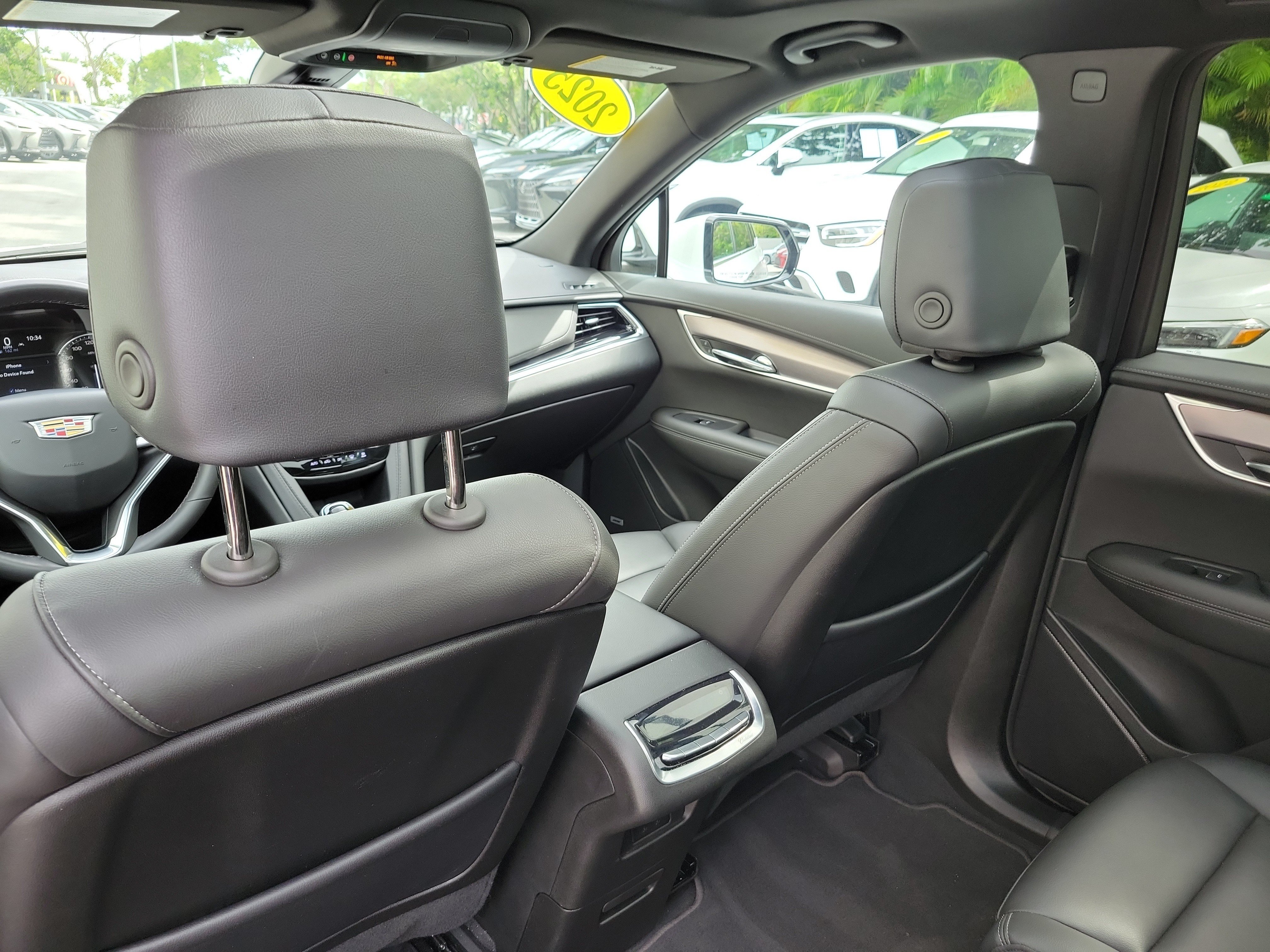 Used 2025 Cadillac XT6 Luxury FWD image 17