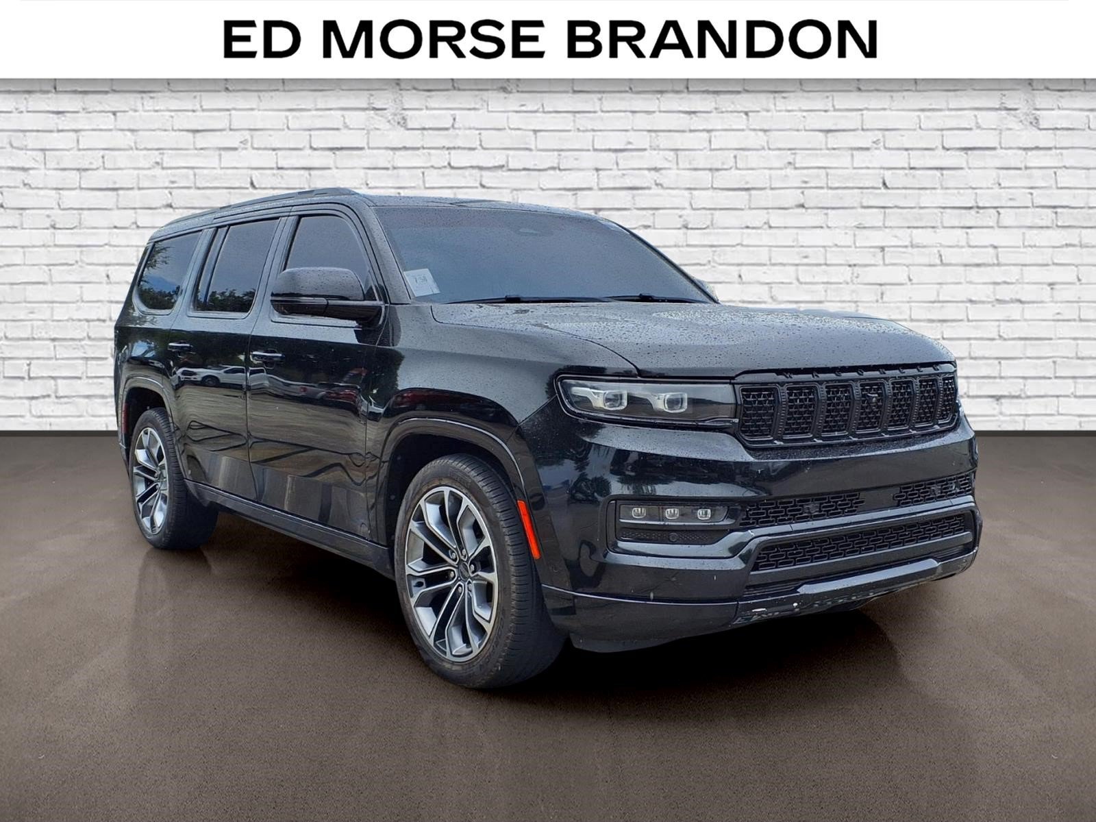 Used 2023 Jeep Grand Wagoneer Series III w/ Rear Seat Video Group 1 AWD/4WD image 3
