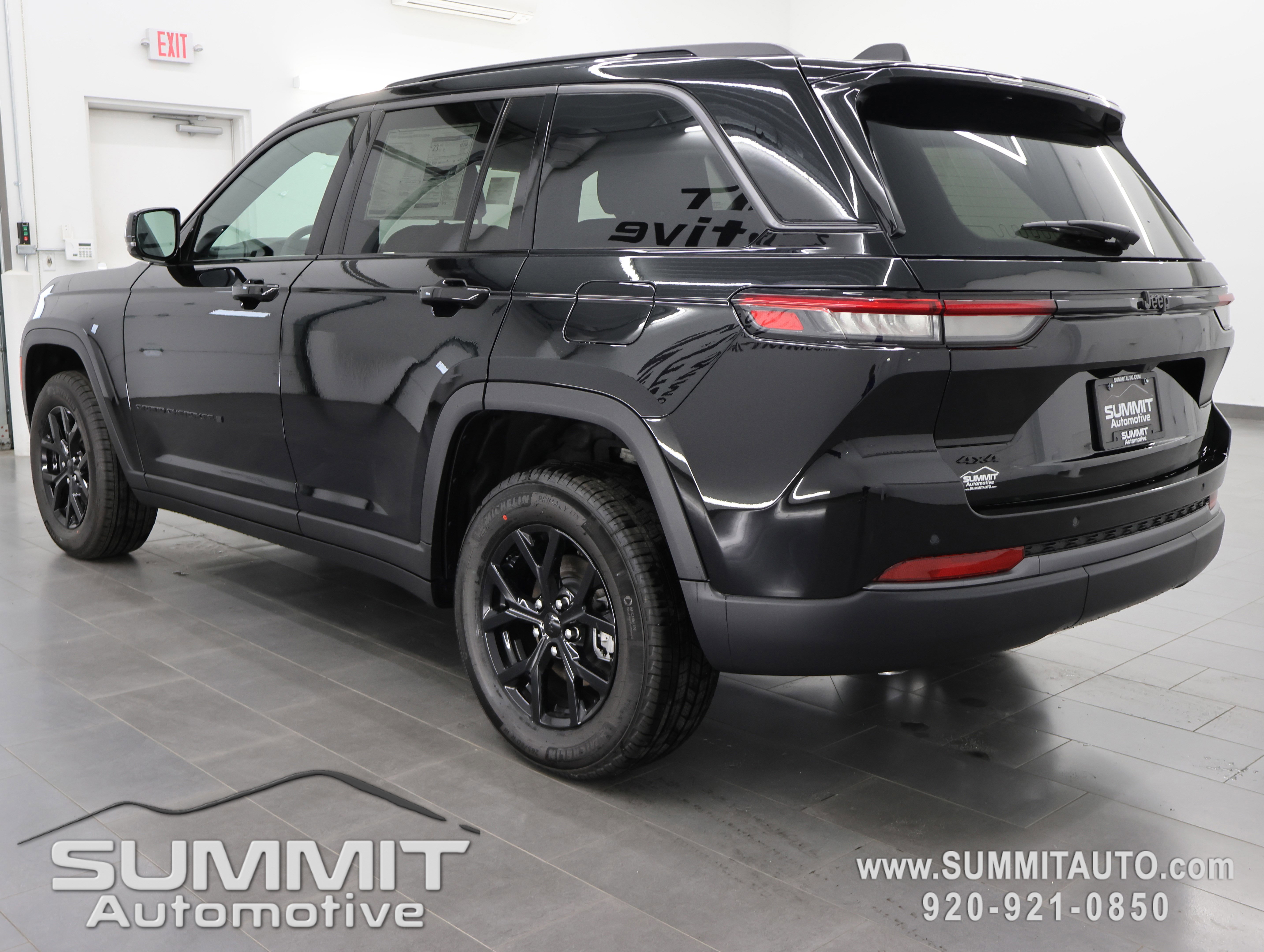 New 2026 Jeep Grand Cherokee Altitude AWD/4WD image 5