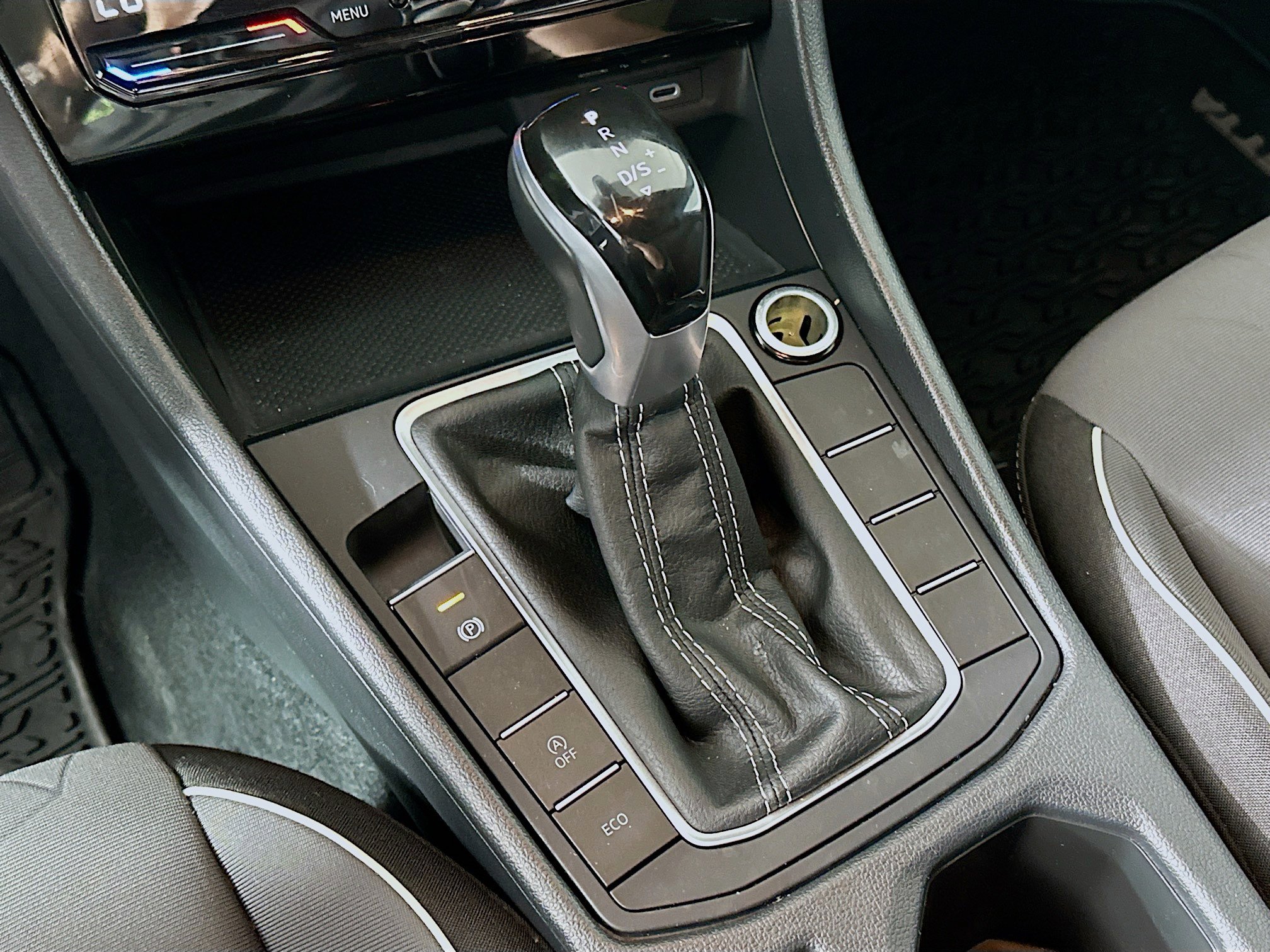 Used 2025 Volkswagen Jetta Sport image 24