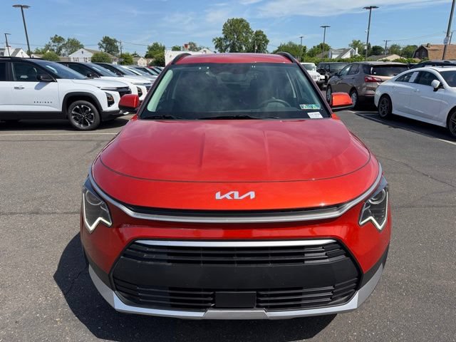 Used 2023 Kia Niro EX FWD image 2