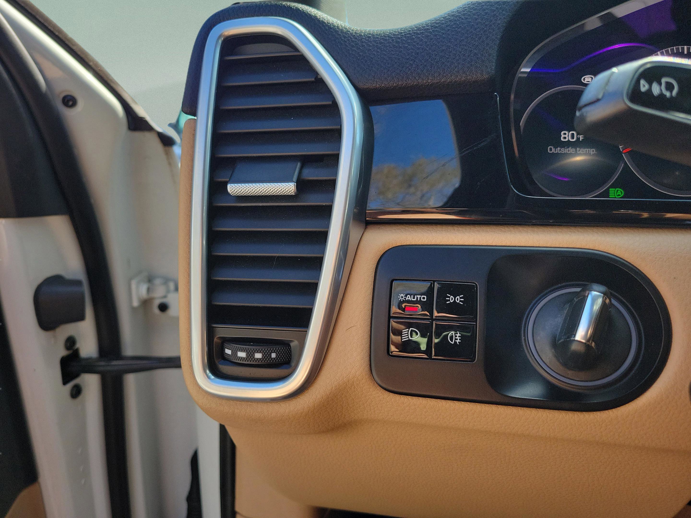 Used 2019 Porsche Cayenne Base image 7