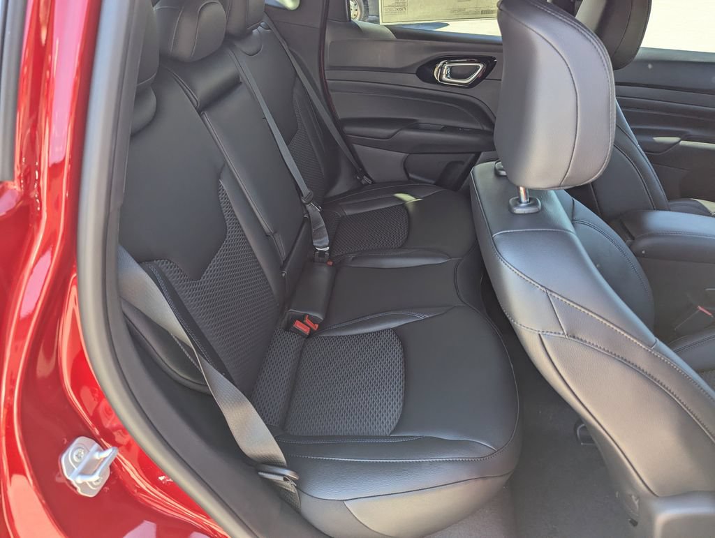 New 2026 Jeep Compass Latitude AWD/4WD image 32