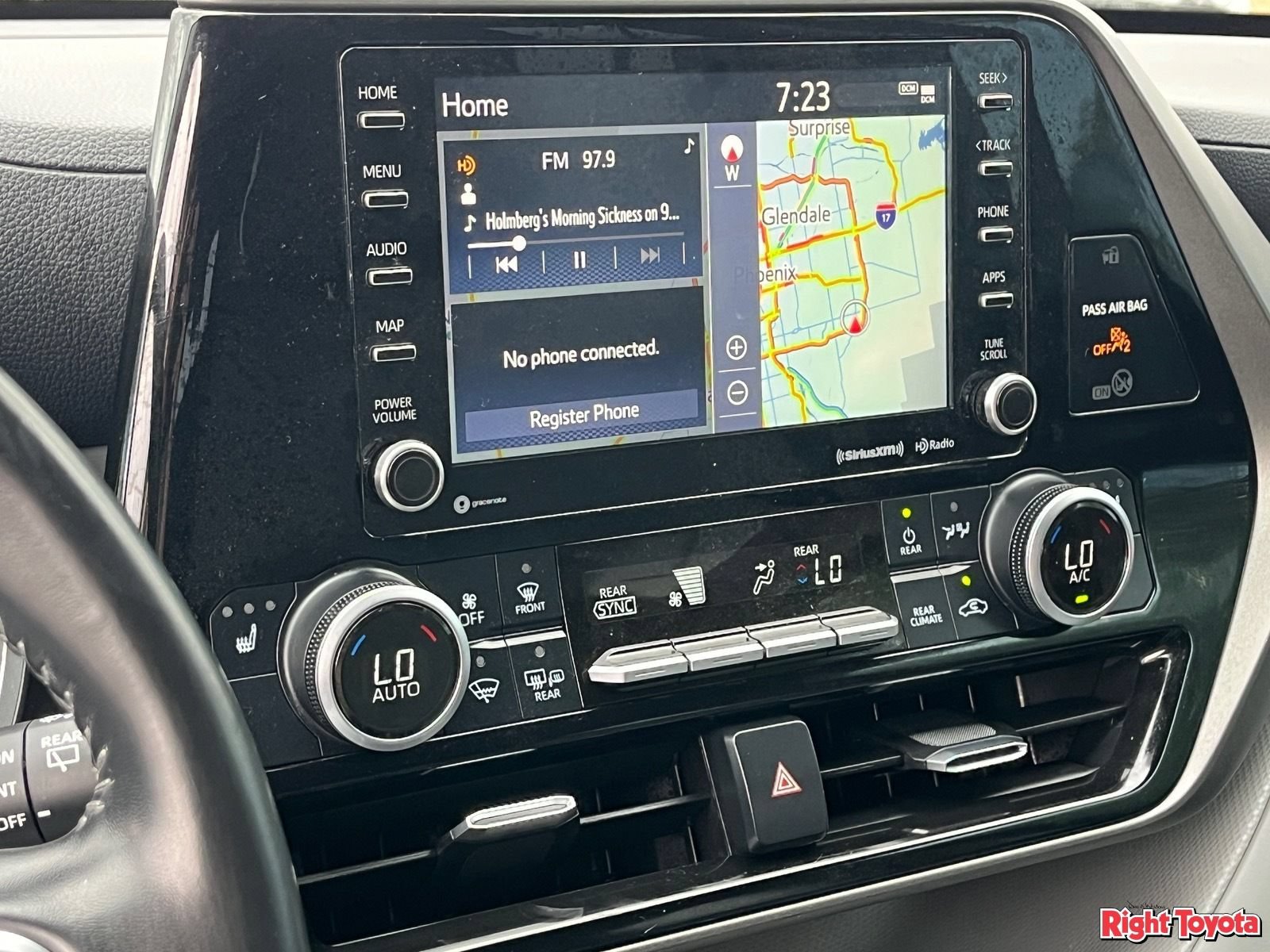 Certified 2021 Toyota Highlander XLE FWD image 28