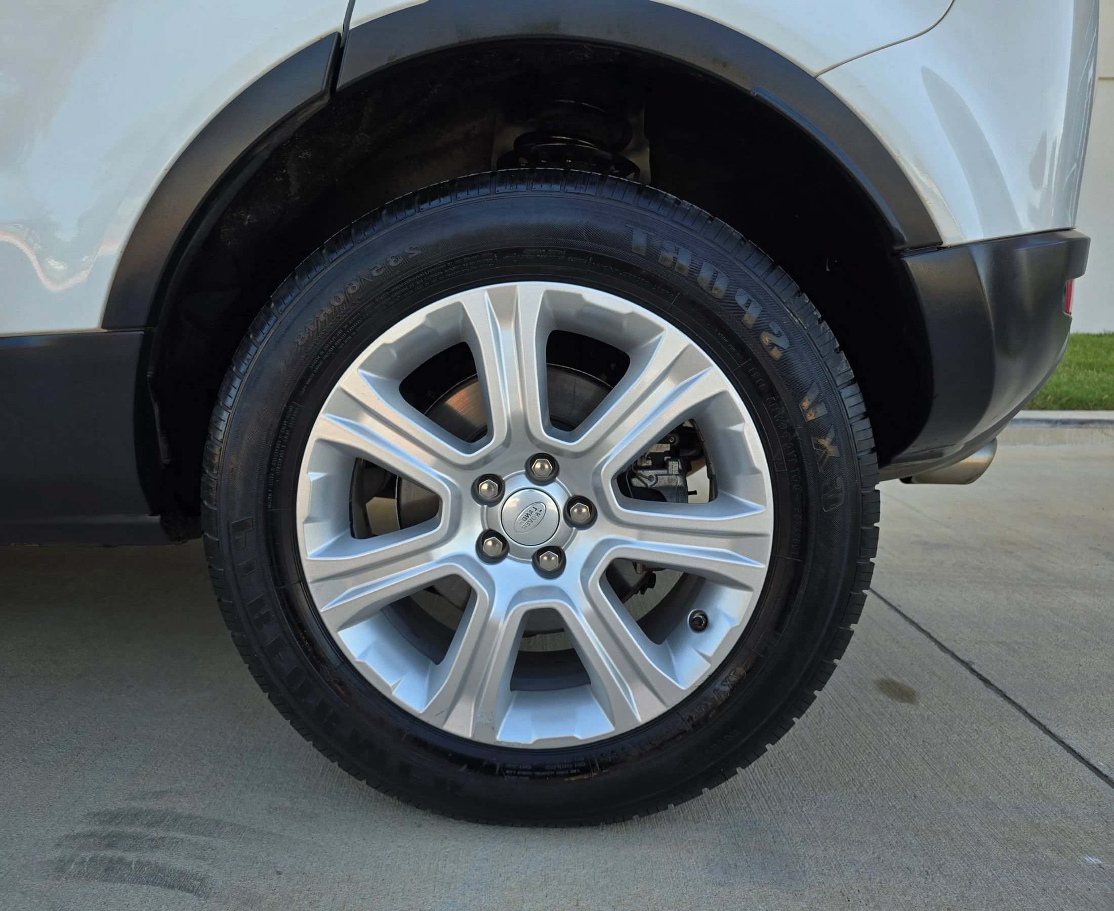 Used 2018 Land Rover Range Rover Evoque SE Premium AWD/4WD image 46