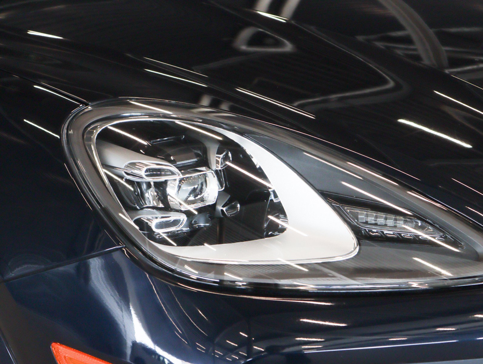 Certified 2023 Porsche Cayenne AWD/4WD image 26