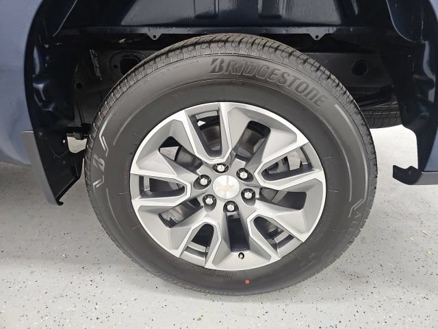 Used 2022 Chevrolet Silverado 1500 LT AWD/4WD image 10