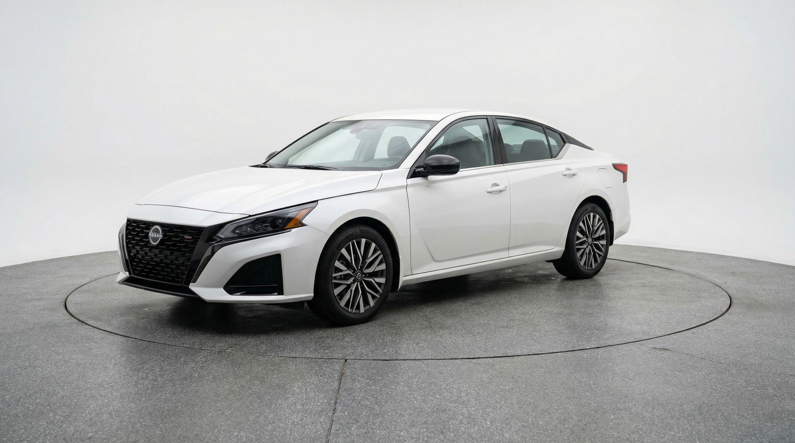 Used 2025 Nissan Altima 2.5 SV image 3