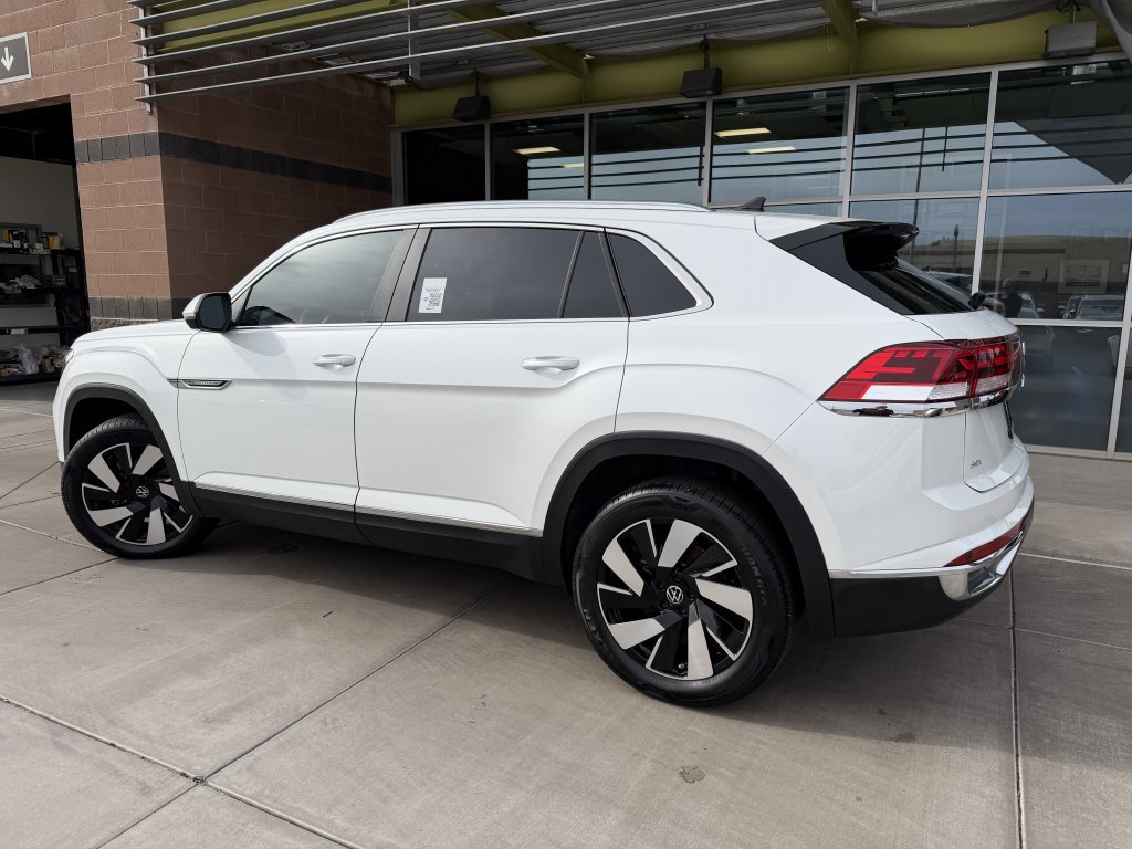 Used 2024 Volkswagen Atlas Cross Sport SEL AWD/4WD image 5