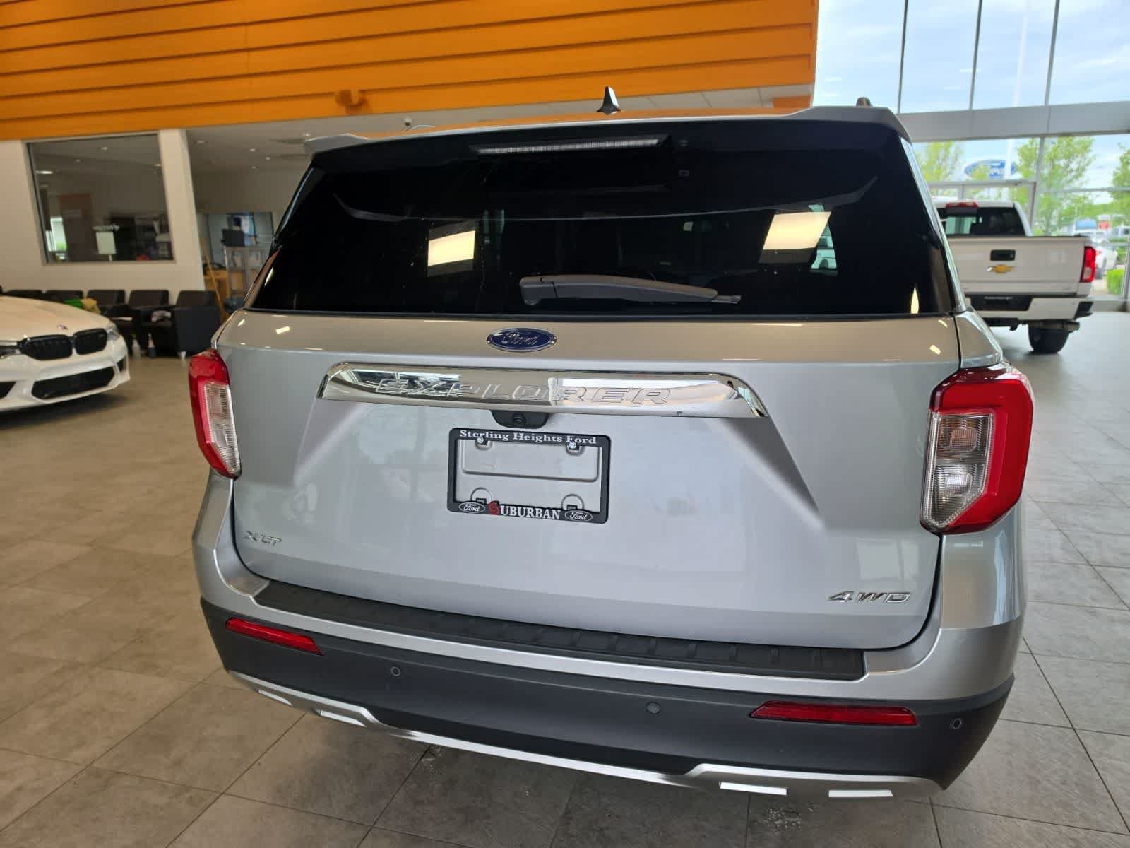 Used 2023 Ford Explorer XLT w/ Equipment Group 202A AWD/4WD image 9