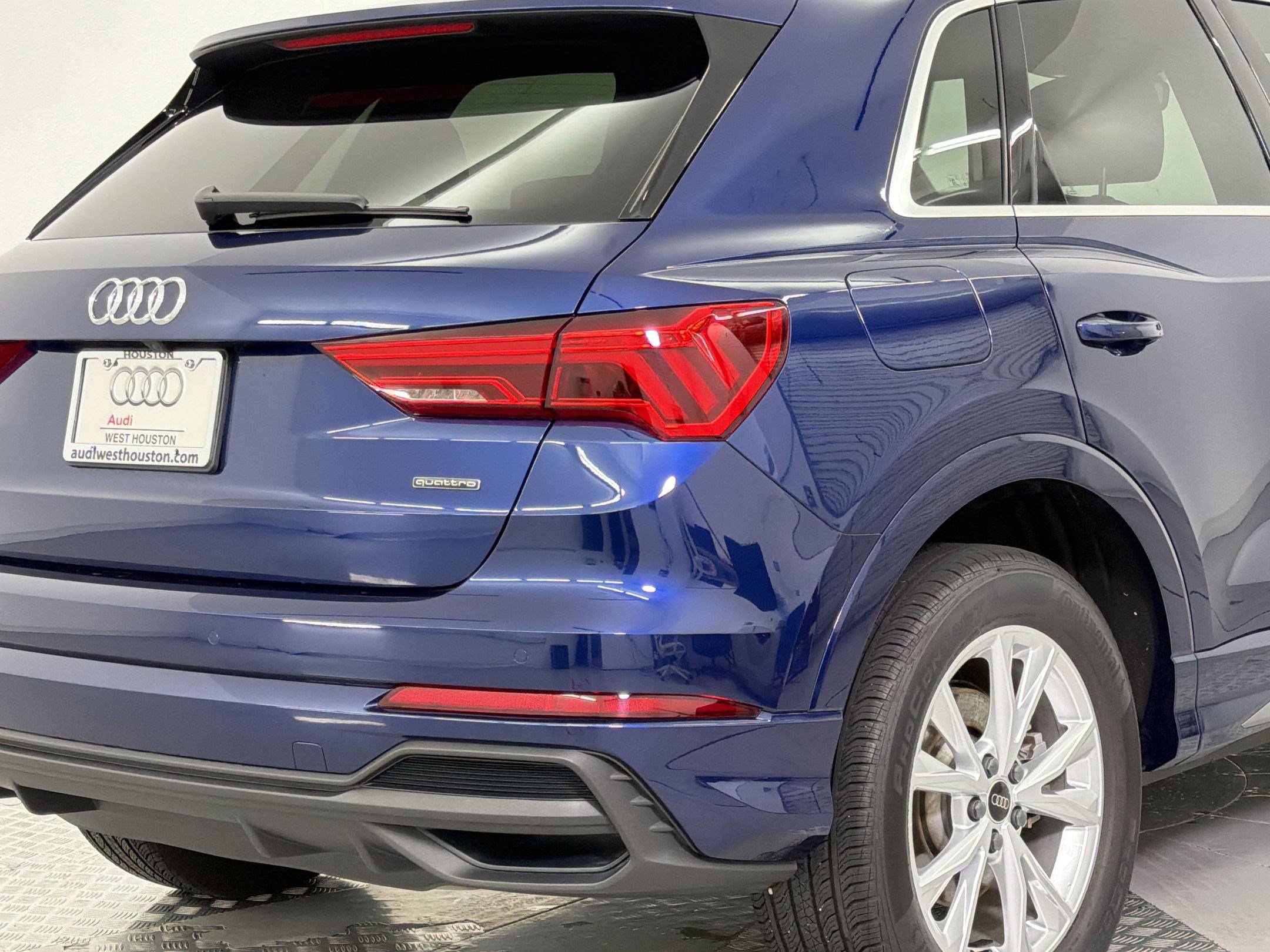 Certified 2025 Audi Q3 2.0T Premium w/ Convenience Package AWD/4WD image 26