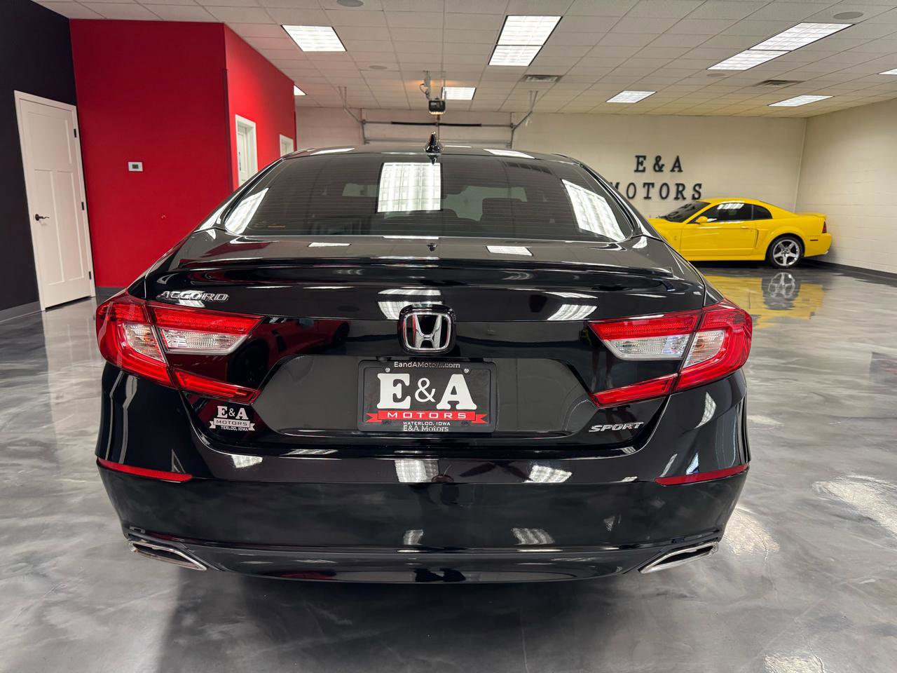Used 2018 Honda Accord Sport image 12
