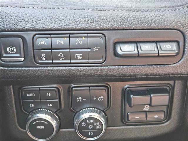 Used 2022 GMC Yukon Denali w/ Advanced Technology Package image 13