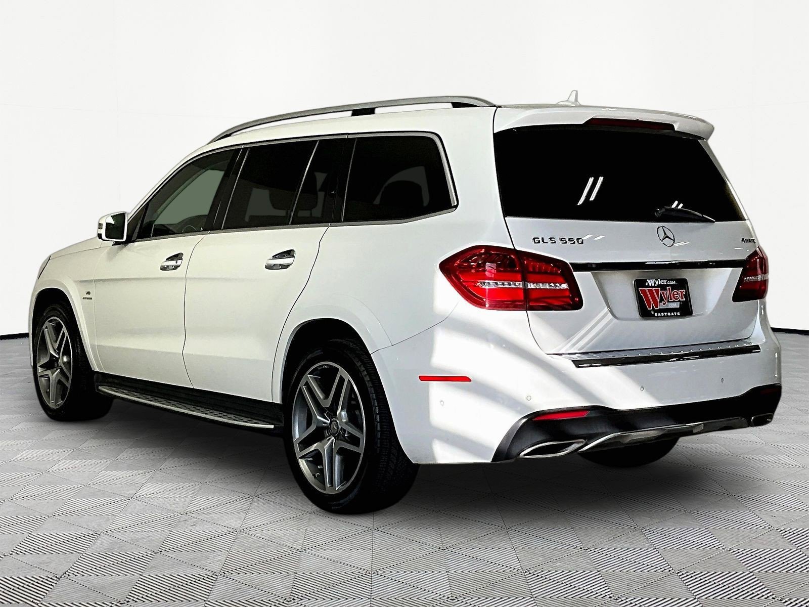 Used 2017 Mercedes-Benz GLS 550 4MATIC image 4
