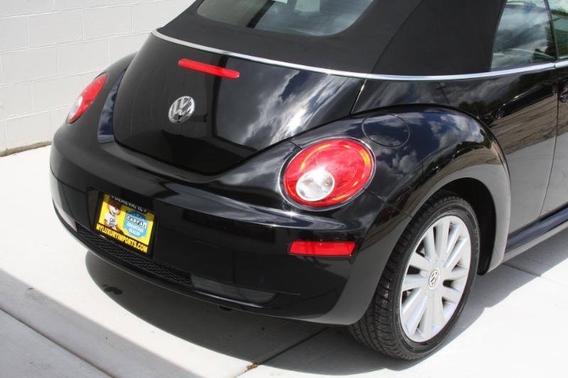 Used 2008 Volkswagen Beetle SE FWD image 19