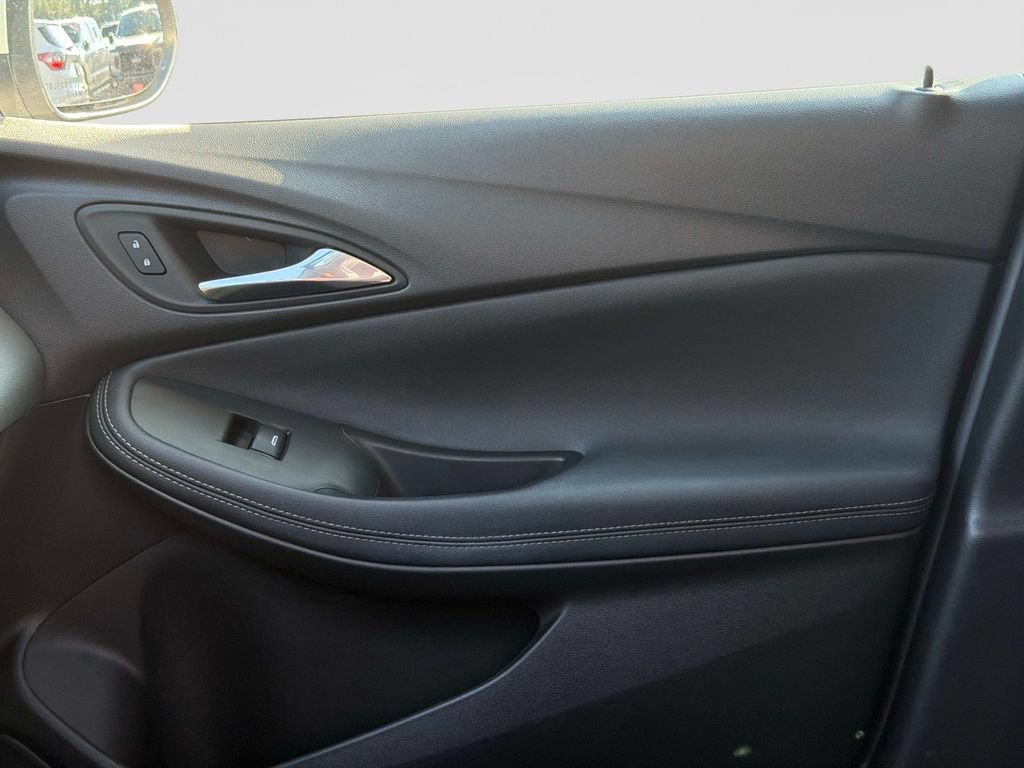 Used 2023 Buick Encore GX Select FWD image 23