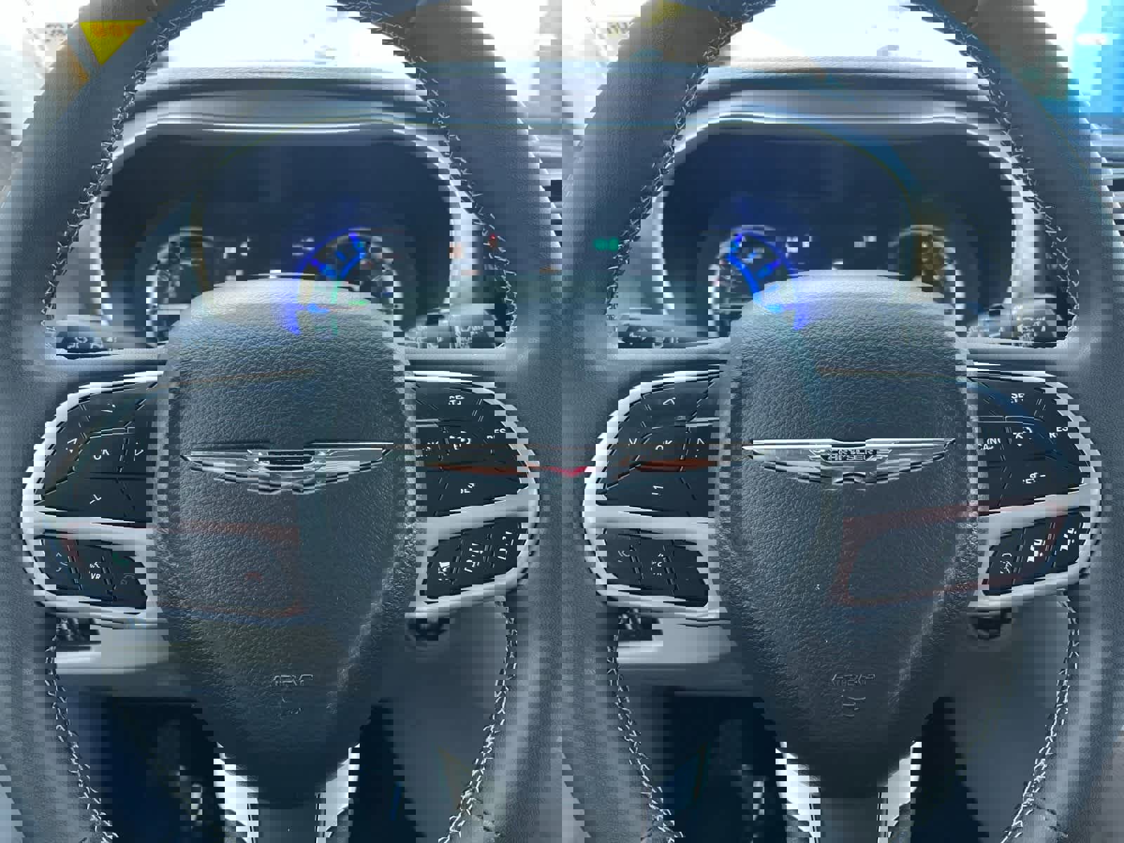 Used 2023 Chrysler Pacifica Touring-L image 25