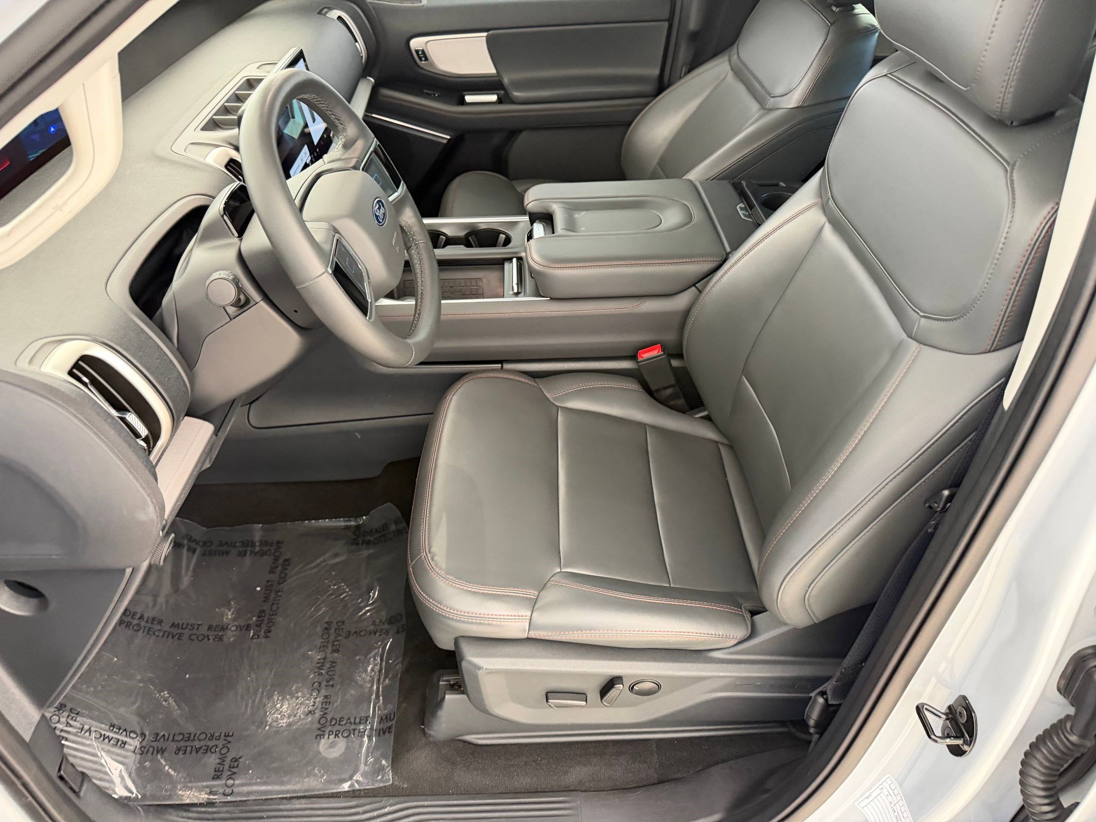Used 2025 Ford Expedition Max Active AWD/4WD image 5