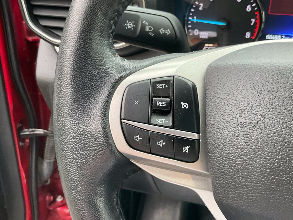 Used 2021 Ford Explorer XLT w/ Equipment Group 202A AWD/4WD image 5