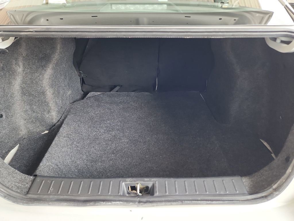 Used 2022 Nissan Versa S FWD image 39
